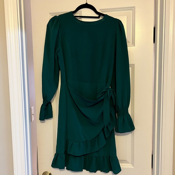 NWOT Hunter Green Long Sleeve Ruffle Dress - Picture 1 of 2